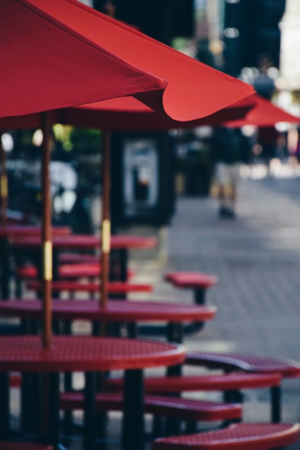 Parasol professionnel : qualité et personnalisation pour pros